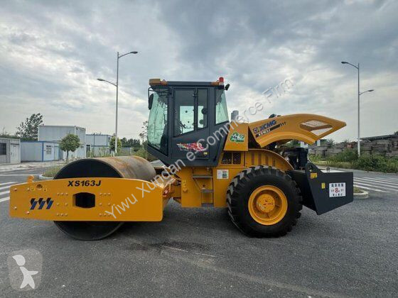 Zhutňovač XCMG XS163J