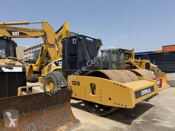 مدحلة Caterpillar CS76