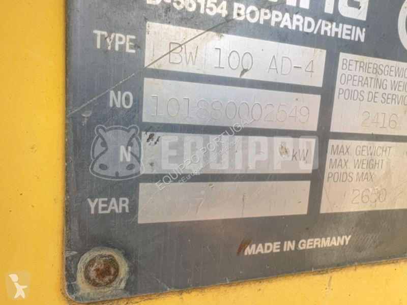 Compactador Bomag AD4
