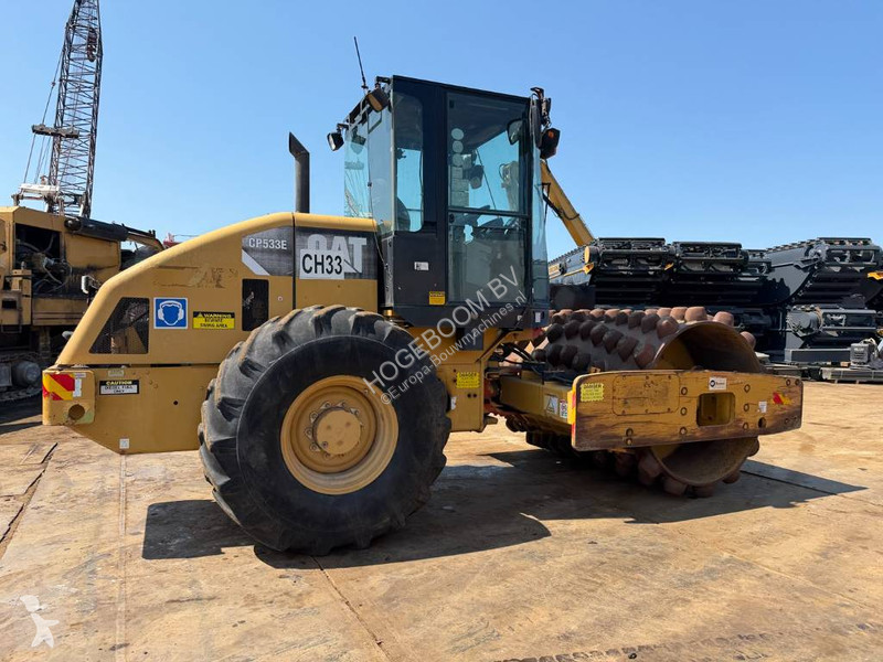 Zhutňovač Caterpillar CP 533 E