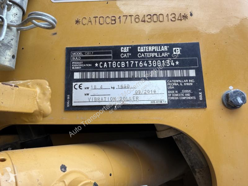 Compactador Caterpillar  CB17