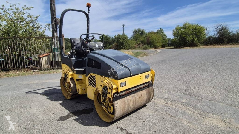 Zhutňovač Bomag AD4