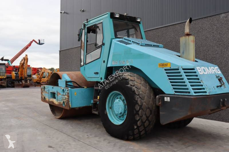 Дорожный каток Bomag