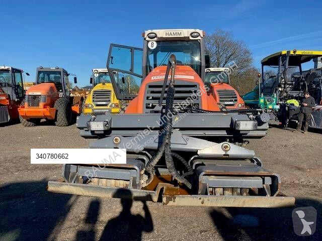 Дорожный каток Hamm H13i mit Verdichterplatten...