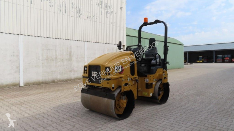 Compactador Caterpillar CB2.7GC