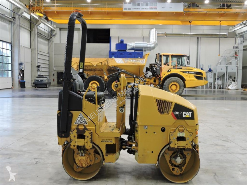 مدحلة Caterpillar CB1.7