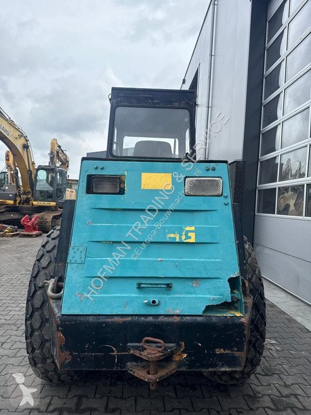 Валяк Bomag BW172D