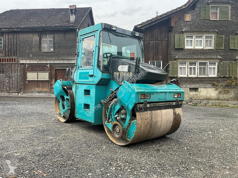 Валяк Bomag
