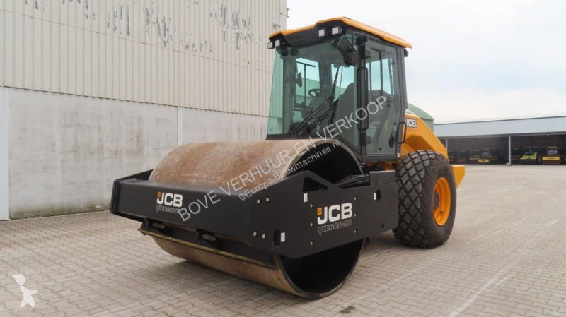 Валяк JCB VM138D