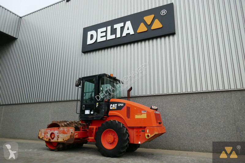 Compacteur Caterpillar
