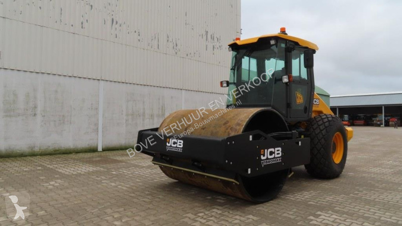 Валяк JCB VM116 D