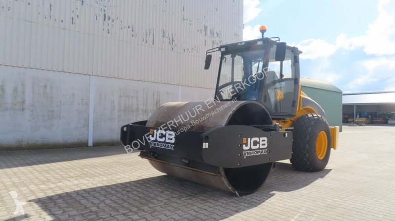 مدحلة JCB VM200 D