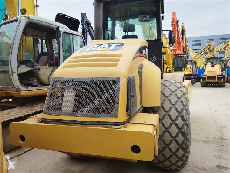 Compactador Caterpillar CS683E