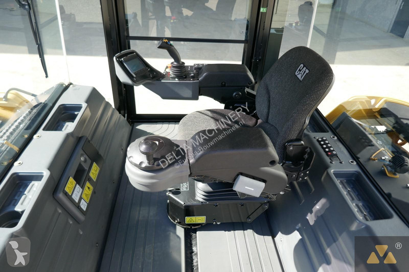 Compactor Caterpillar CB13