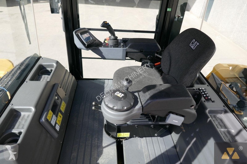 Compactor Caterpillar CB10