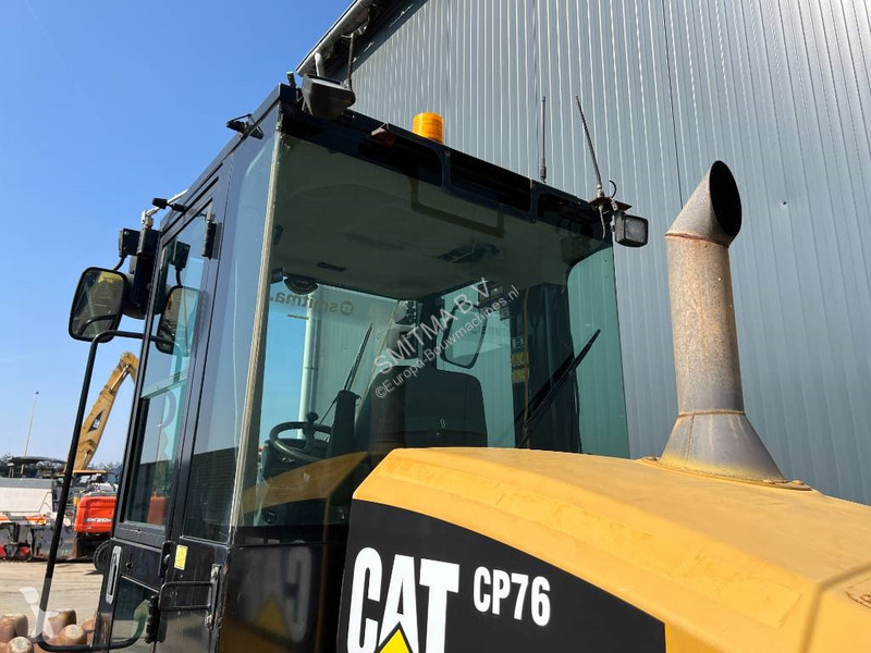 Zhutňovač Caterpillar CP76