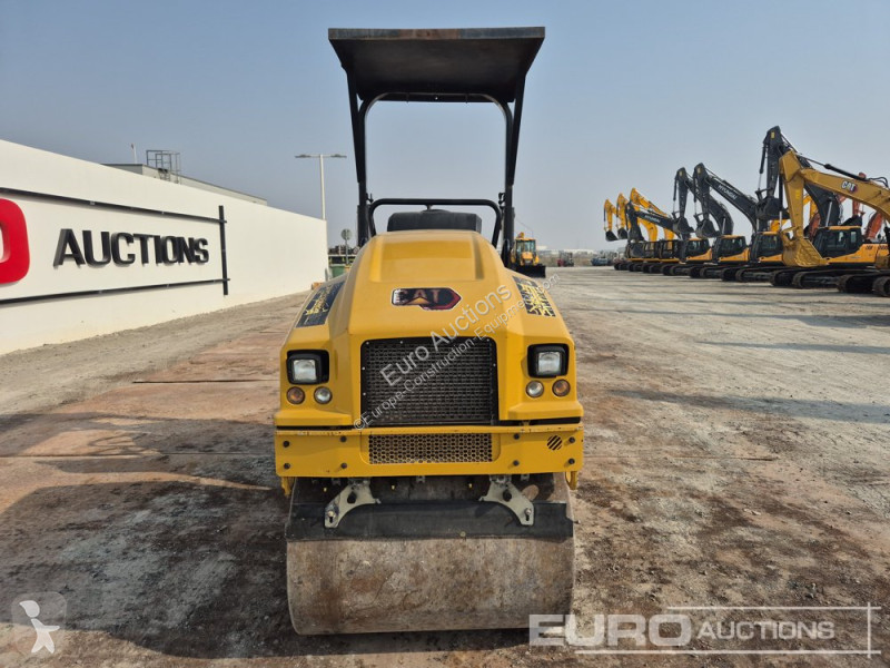 Compactador Caterpillar CB2.5