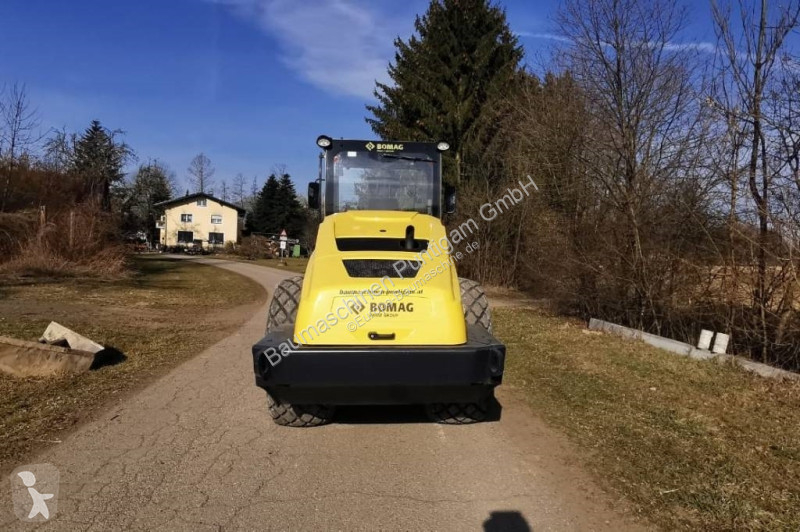 Zhutňovač Bomag DH5