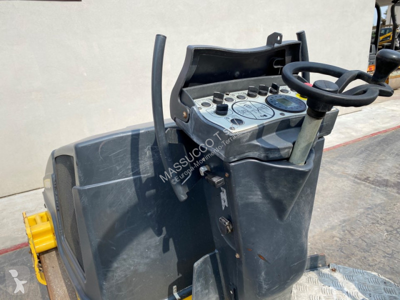 Zhutňovač Bomag BW120