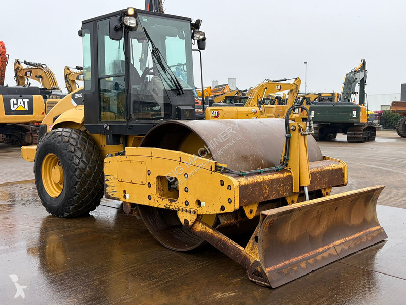 Jordstamper Caterpillar CS563E