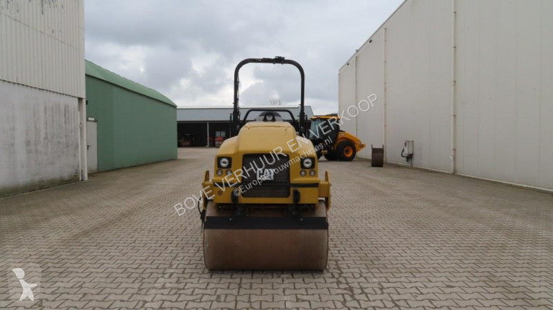 Compactador Caterpillar CB2.7GC