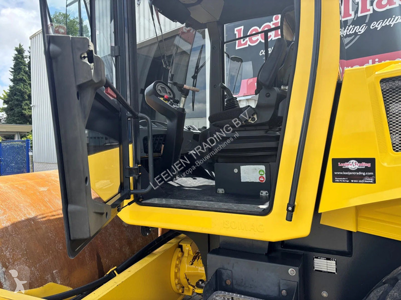 Jordstamper Bomag BW 213 D-5 Single drum...