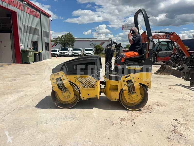 Compactador Bomag AD4