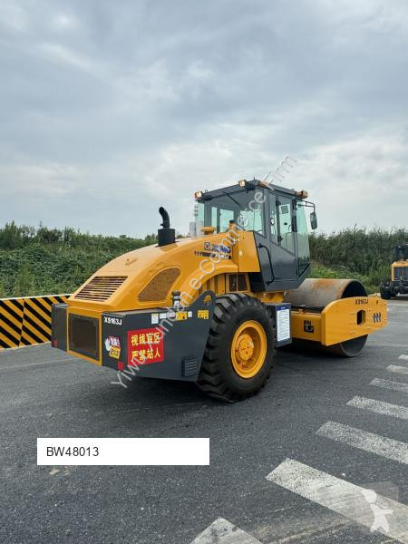 Zhutňovač XCMG XS163J