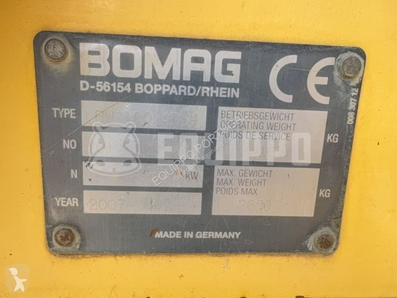 Compactador Bomag AD4