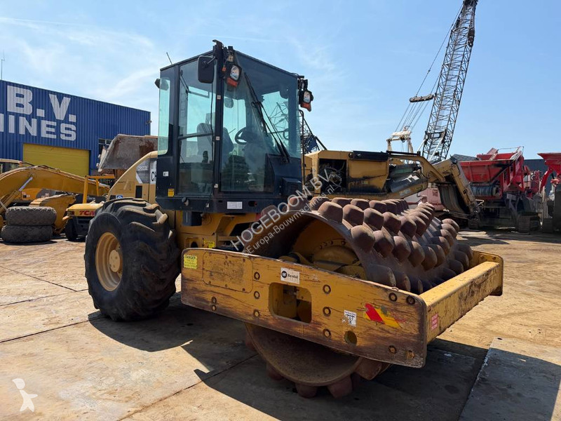 Zhutňovač Caterpillar CP 533 E