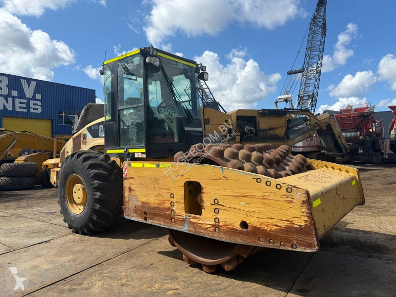 مدحلة Caterpillar CP 76