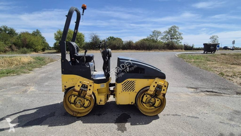 Zhutňovač Bomag AD4