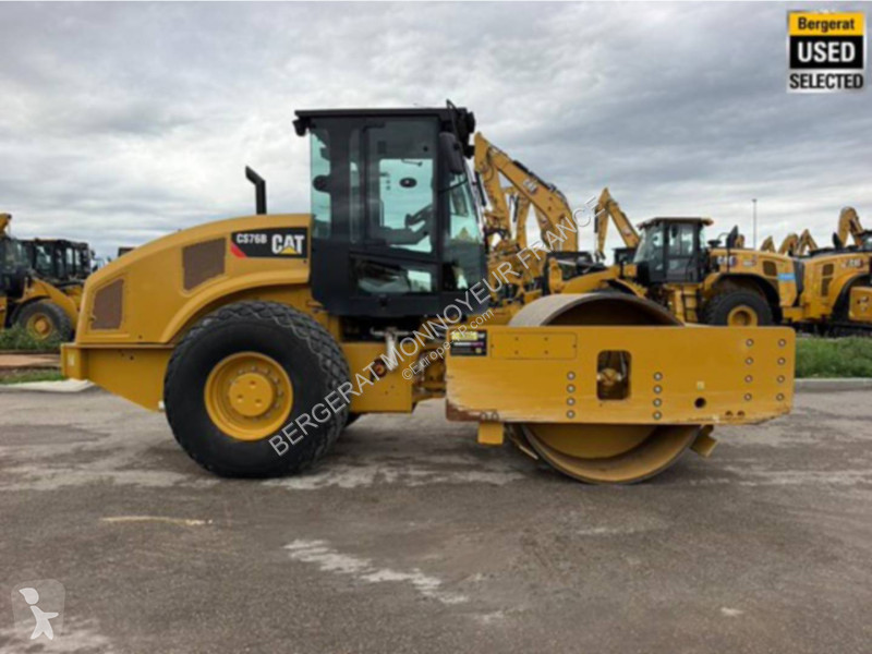 Compacteur Caterpillar 4F