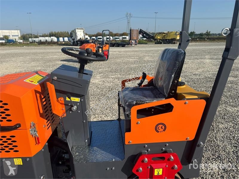 Дорожний коток  TP-JS800 Double Drum Roller