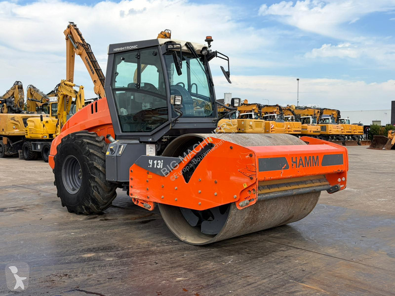 Hamm H13i compactor
