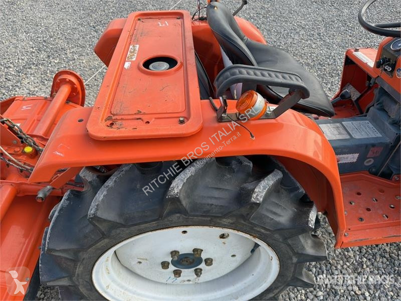 Дорожний коток Kubota ZB1600 Utility Tractor