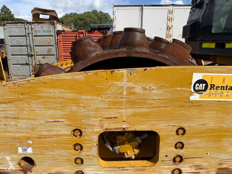 Дорожный каток Caterpillar CP 76