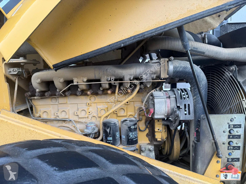 Дорожный каток Caterpillar CS-563E