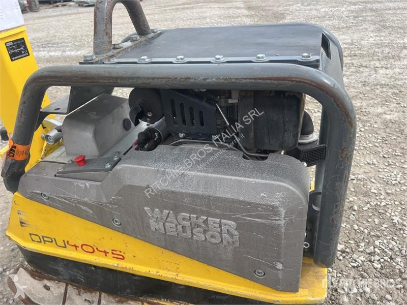 Compactador  DPU4045 Vibratory Plate Compactor