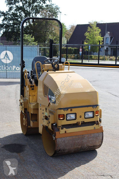 Compactador Caterpillar CB1.7