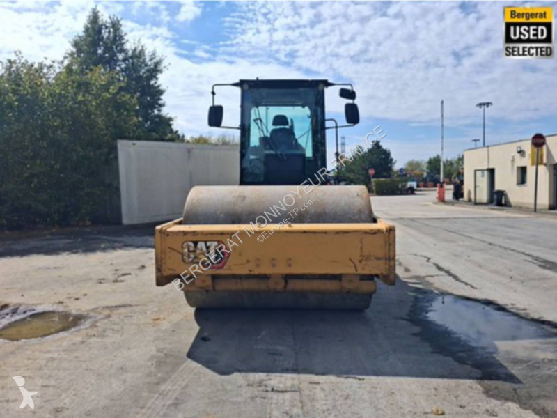 مدحلة Caterpillar 4F
