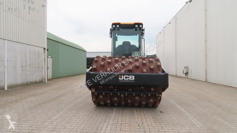 مدحلة JCB VM138D