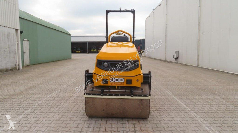 Валяк JCB