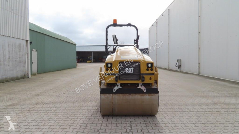 مدحلة Caterpillar CC4.0