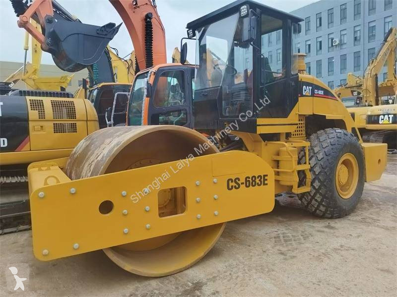 Compactor Caterpillar CS683E