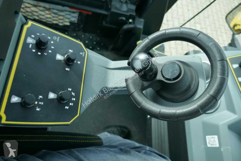 Дорожный каток Bomag AP5