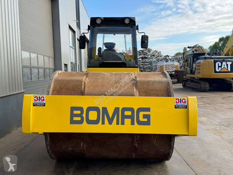 Compactador Bomag BW226