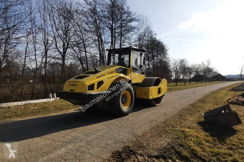 Zhutňovač Bomag DH5