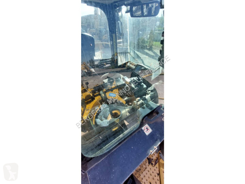 Zhutňovač Caterpillar 836K