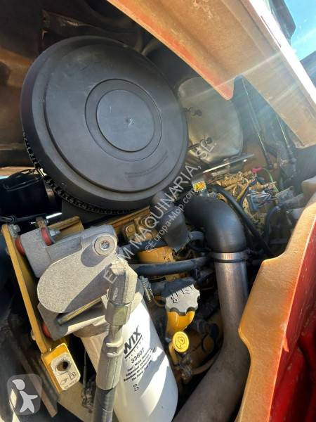 Zhutňovač Caterpillar CP76